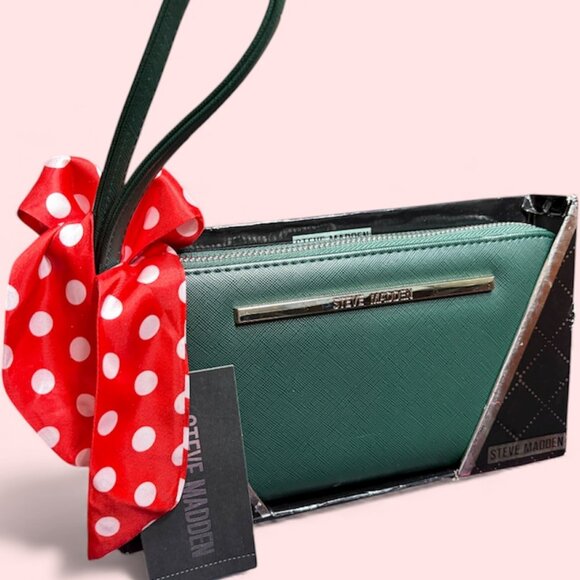 STEVE MADDEN NWT IN A GIFT BOX - EMERALD GREEN WALLET WRISTLET - Picture 2 of 4